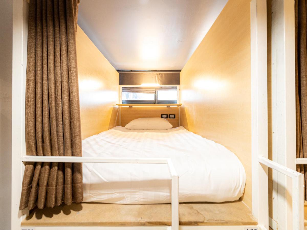 Khao San Social Capsule 旅馆
